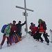 Stützen des Gipfelkreuzes