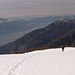 qui vi erano più di 50 cm. di neve,ma portare le ciapole per 2 ore sulle spalle non ne valeva la pena: a destra è visibile il monte Gridone