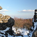 Jeřabina - An den nordwestlich der Aussichtsplattform gelegenen Felsformationen. 