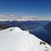 Am Hauptgipfel des Monte Faierone mit dem traumhaften Blick über den Lago Maggiore Richtung Schweiz.
