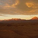 Abendstimmung von San Pedro de Atacama aus. Am letzten Abend (von 7) sahen wir zum ersten mal Wolken! <br /><br />.. Der Sairécabur ist hier in der Mitte ersichtlich...