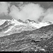 Gr. Möseler (links in Wolken) und Kl. Mösele (Mitte) über den Östl. Nevesferner, Zillertaler Alpen, Ahrntal, Südtirol, Italien