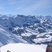 Kein Gipfelfoto ohne fremde Ski möglich (Richtung Hohgant)