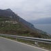 Etwas diesiges Panorama auf den Gardasee