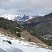 für mich neue Wege - hier oberhalb vom Weiler Gasteig dahinter noch mit Schnee bedeckt der Feldberg