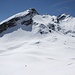 <b>Anna a poche decine di metri dal Pass di Passit (2082 m).<br />Sullo sfondo la Cima de la Fopela (2377 m).</b>