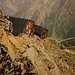 Die beiden Mischabelhütten, auf über 3300 m. ü. M. an prächtiger, exponierter Lage.
