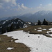 Kurz vor den letzten 30 m zum Gipfel - Blick zu Miesing und zur Hubertushütte