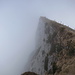 Das Gipfelplateau des Tschugga bricht nach Süden in senkrechten Felswänden ab
