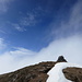 Gipfelsteinmann auf dem Tschugga: An diesem Tag gerade hoch genug, um wenigstens zeitweise in der Sonne zu sein