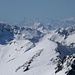 Zoom! Top Fernsicht bis zum Alphubel und Matterhorn zwischen Mazzaspitz und Piz Platta. Im Mittelgrund Gipfel um Piz Quadro und Piz Corbet