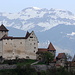 Schloss Balzers mit Hochfinsler, Hoch Gamatsch und Steingässler im Hintergrund