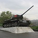 Երևան (Ere͡wan):<br />Panzer aus dem Zweiten Welkrieg beim grossen Stadtpark Հաղթանակ Զբոսայգի (Haġt’anak Ĵbosaygi). Er steht bei der grossen "Mutter Armenien Statue" und bei der Ewigen Flamme.