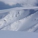 Winterzauber in Armenien. Für Skitourengänger ist das Gebiet um den Արագած (Aragac) ein Traum denn sämtliche Hänge sind unverspurt und haben die richtige Neidung für genussvolle Abfahrten.
