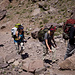 Olivier, Natalie, Mackenzie und Rob beim Aufstieg zur Toubkal-Hütte.