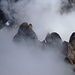 Wilde Gipfel des Westlichen Alpsteins stechen aus dem Nebel