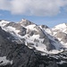 Der Karwendel-Hauptkamm liegt direkt gegenüber: Birkkarspitze, 3 Ödkarspitzen, Seekarspitze, bis rechts zur Pleisenspitze.