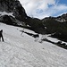 Erstes Schneefeld knapp unterhalb der Wildangerhütte
