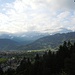Noch ein paar Buidln vom maxl: Schau vom Kramerplateauweg über Garmisch und die elegante Schanze. Das Wetterstein ist noch fest in der Hand der Wolken...