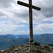 Das monströse Gipfelkreuz - vermutlich fast noch aus dem Tal zu sehn