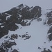 Aussicht oberhalb der ausgesetzten Scharte beim Vorgipfel hinüber zum höchsten Punkt des Piz Nuna (3123,8m).