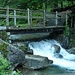 Ponte di accesso all'area del parco delle cascate