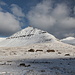 Am Gjáarskarð - Ausblick nahe des Passes auf die östlichen Ausläufer des Gráfeli. Im Hintergrund ist der Sandfelli (752 m) zu sehen.