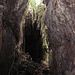 Eingang in eine Lava-Höhle