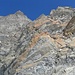 Blick zurück zu der mächtigen Flanke des Adlerpasses auf der Zermatter Seite.