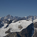 Die Berner Alpen mit dem Finsteraarhorn (4273m).