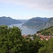 <b>Il cielo ancora velato non mi impedisce di apprezzare dei favolosi sguardi sul sottostante Lago di Lugano, fino al ramo di Porto Ceresio. </b>