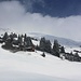 Bei der Sessellift-Bergstation Triemel (1849m) tauchten wir endgültig in eine Winterlandschaft ein. Wenn es nun nochmals heftig schneit, könnte bald der Skilift Anfangs Juni 2013 nochmals in Betrieb genommen werden!