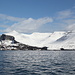 Während der Fährüberfahrt von Sørvágur nach Mykines - Ausblick zu einem Küstenabschnitt der Insel Vágar zwischen Gásadalur und Bøur.