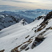 Aufstiegsspur durch die Barone-SE-Flanke, am Horizont der Monte Rosa