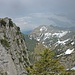 Blick über den höchsten Punkt zu Lösertalkopf und Scheinbergspitze.