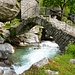Die berühmte Brücke von Puntid im Val Calnegia
