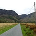 Zum Ausgangspunkt der Wanderung muss man ganz bis zum Talschluss des sehr abgelegenen Cwm Cywarch fahren. Diese Gegend liegt wirklich sehr weit ab vom Schuss, mindestens 1h vom naechstgroesseren Staedtchen.