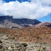 Im Vordergrund der erkaltete Lavastrom. Die Erhebung rechts ist die Montana Blanca, die man beim Aufstieg auf den Teide tangiert