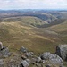 Auf dem Gipfel dann ein schier grenzenloses Panorama, da es im Umkreis von 40-50km keine hoeheren Berge gibt. Erst Snowdon, weit im Norden ist hoeher. Suedlich vom Gipfel kommen keine hoeheren Berge mehr bis zu den Vogesen. 