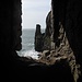 Vue depuis l'intérieur de St. Govan's Chapel