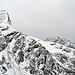 Das dürfte die Plattigspitzen (2558m) sein, die sich kühn wie das Matterhorn über der Hanauer Hütte erhebt.