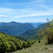 Panorama sulla regione del Ceresio dal punto quotato 1652 metri, poco sotto la Cima dell'Oress.