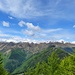 die Berge im Norden schauen als wie mit Puderzucker überzogen