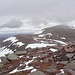 Der Cairn Gorm im Rückblick. Wer genau hinschaut, kann auch aus dieser Entfernung noch den spitzen Gipfelcairn erkennen.