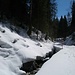 beschriebener Meter Schnee (Brückengeländer)