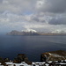 Fjallið - Ausblick aus dem Gipfelbereich zur Nachbarinsel Kalsoy.