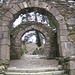 Eingang zum frühmittelalterlichen Kloster und Friedhof von Glendalough