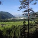 Morgendlicher Blick Richtung St. Johann in Tirol - Bildmitte der Golfplatz des Lärchenhofes