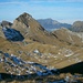 Foto vom Gipfel des Hagelstocks (2185,5m). Der Diepen (2222m), ein überraschend schöner Gipfel! Rechts neben Diepen ist der Dibistock (2024m), einen weiterer Gipfel den wir heute besuchen werden.