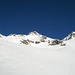 Bei der Alpe di Ruino erste Gipfelblicke, z.B. rechts Poncione di Ruino 2965m